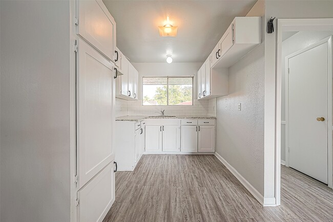 5646 Cedarburg Dr