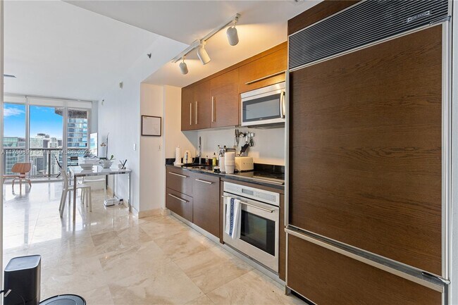 Photo - 475 Brickell Ave