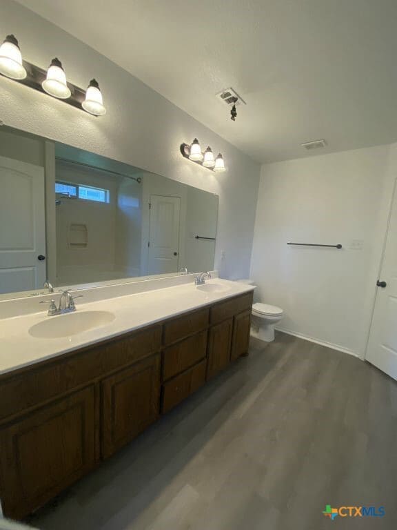 Building Photo - 2708 Hector Dr