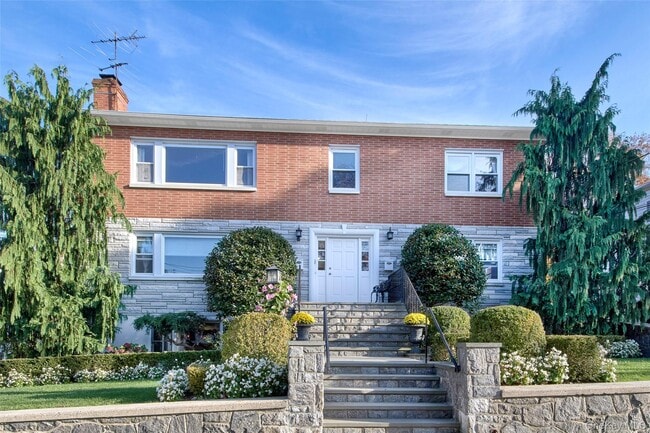 Photo - 222 Park Ave