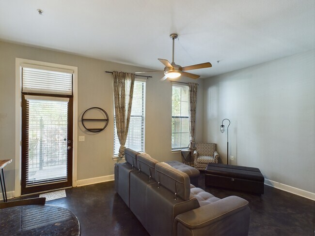 Photo - 1602 Elgin St Unit 3