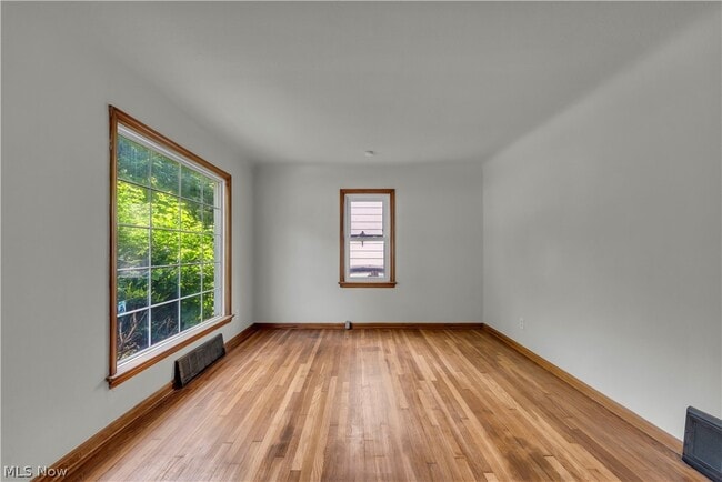 Photo - 14404 Rockside Rd