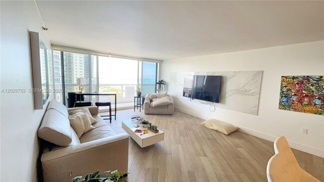 Photo - 1717 N Bayshore Dr