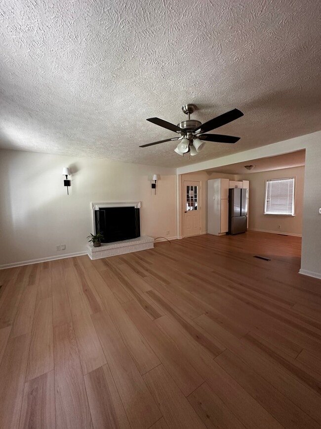 Photo - 132 Fox Ridge Dr