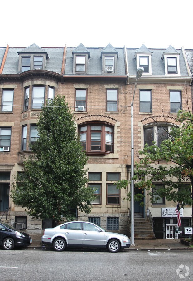 Photo - 44 W Biddle St Apartments