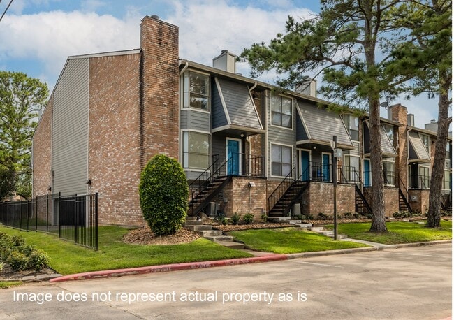 2202 Place Rebecca Ln