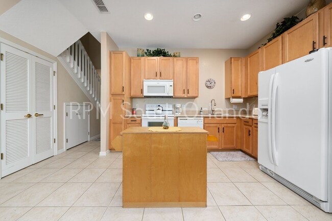 Photo - Coral Cay Resort 5/3 furnished or unfurnished