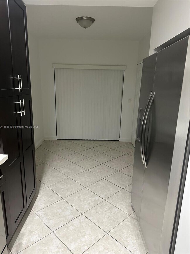 Photo - 658 NE 195th St