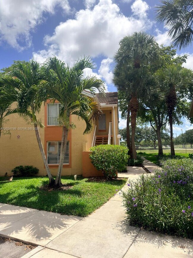 Building Photo - 1025 Coral Club Dr Unit 1025