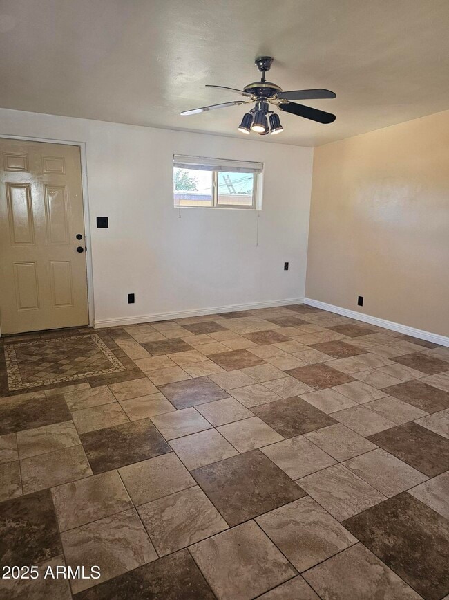 Photo - 200 W Brown Dr