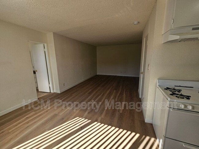 Photo - 11450 Calvert St