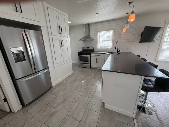 Photo - 909 Crandall Ave S