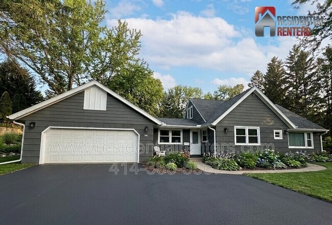 Building Photo - 2555 N Calhoun Rd