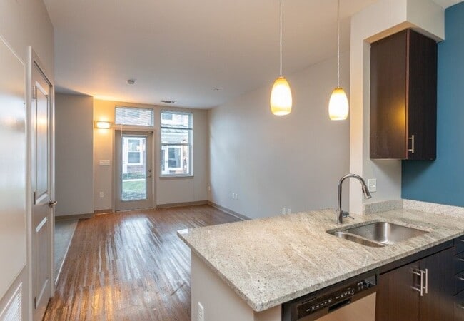 Photo - 1111 Stratford Ave