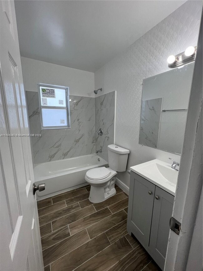 Photo - 840 SW 6th Ct Unit 2