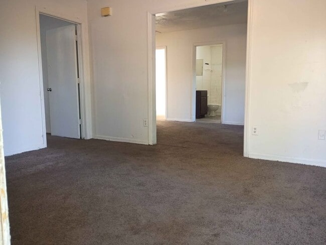 Photo - 705 S Van Buren St