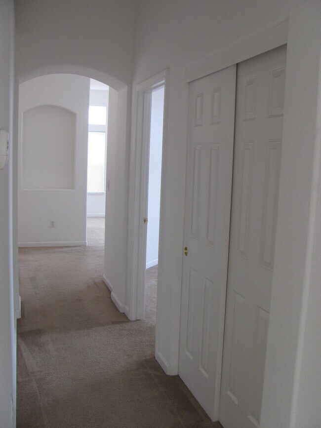 Photo - 930 Desert Breeze Way