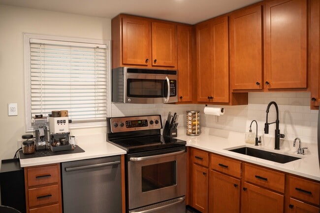 Photo - 1900 Mitchell Terrace