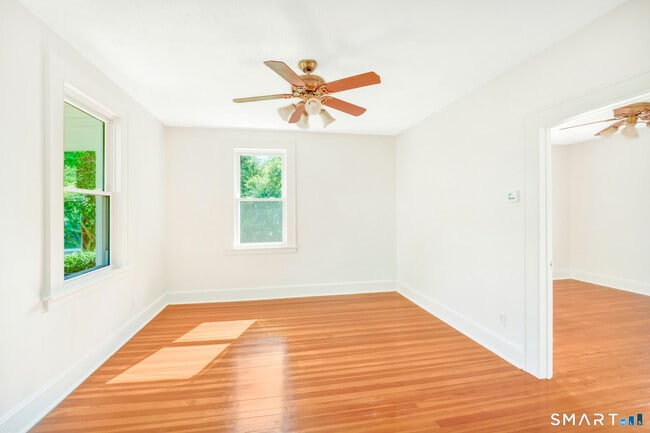 Photo - 29 Hazelhurst Ave
