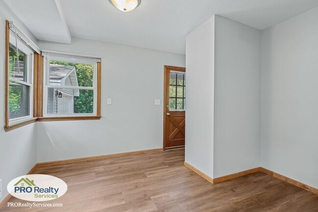 Photo - 3 Bedroom Home in Bloomington