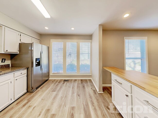 Photo - 567 Shannon Green Cir SW