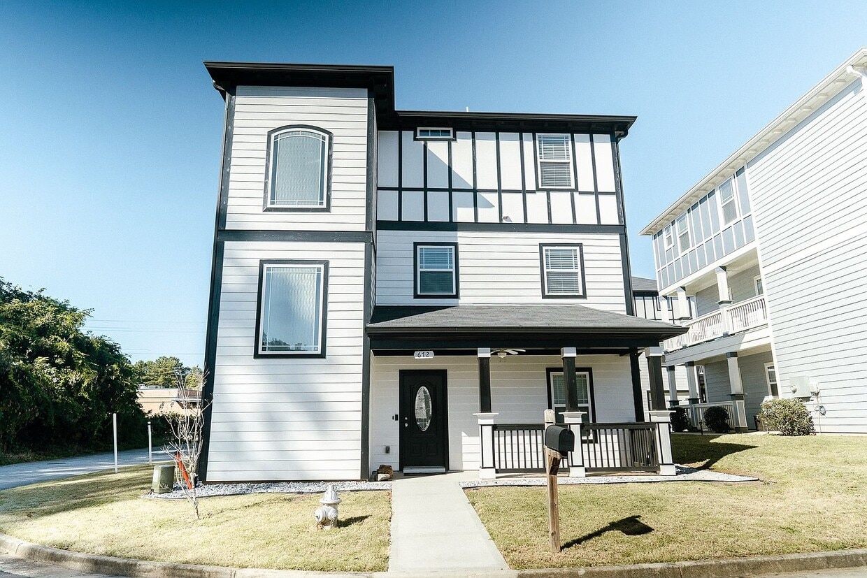 Photo - 672 Rose Palm Ln (Atlanta, GA)