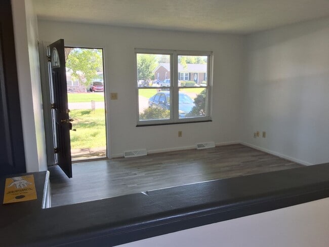 Photo - 111 Cherrywood Dr