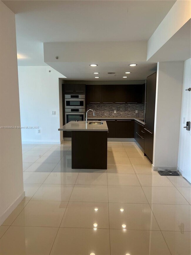 Photo - 7825 NW 107th Ave Unit 713