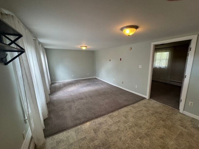 Photo - 597 Portland St Unidad B