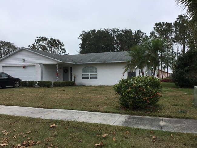 Building Photo - 137 Rebecca Dr NE Rental