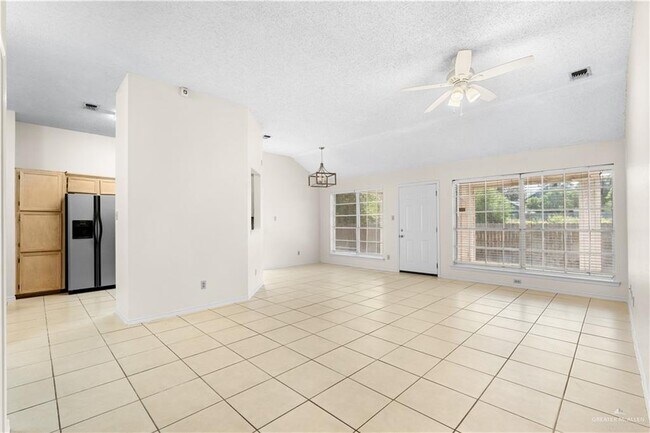 Photo - 17 Jonquil Ave