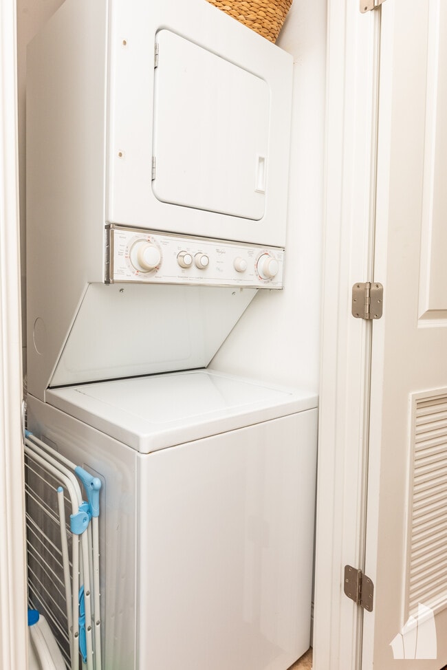 Photo - 839 Lyman Ave Unit 2