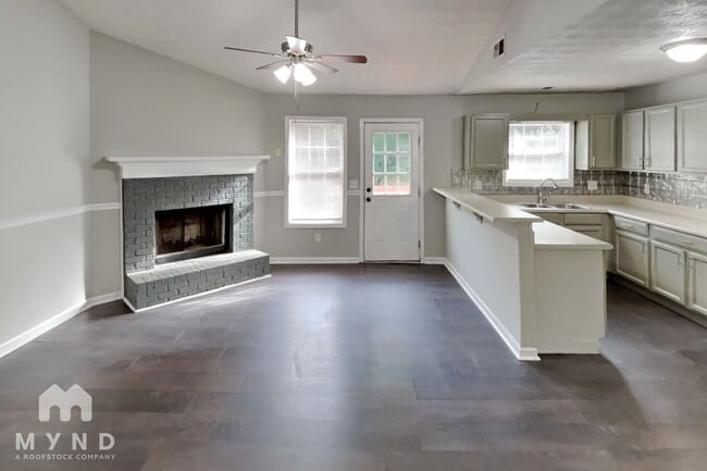 Photo - 165 Mountain Way