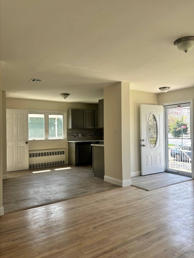 Photo - 527 Willowbrook Rd