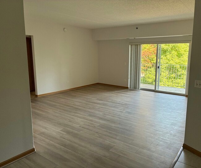 Building Photo - 927 Elderberry Cir Unit 207 Rental