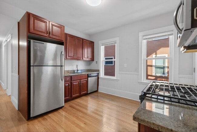 Photo - 17 Chelmsford St Unit 3