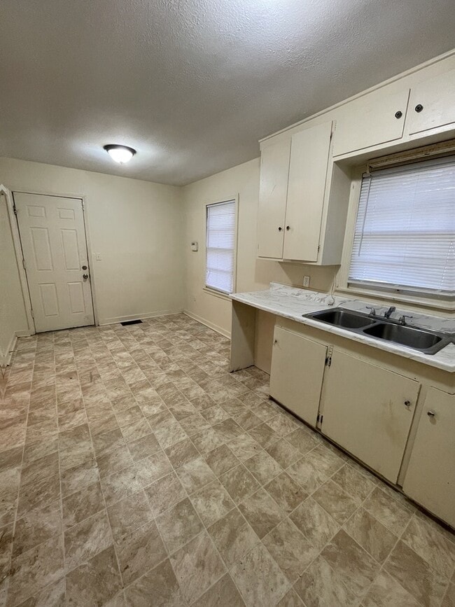 Photo - 2786 Brookwood Dr