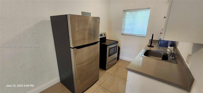 Photo - 9800 E Bay Harbor Dr Unit 9