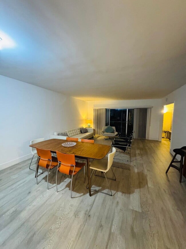 Photo - 2800 N Palm Aire Dr