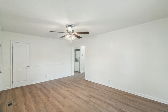 Photo - 2324 Greenfield Ln