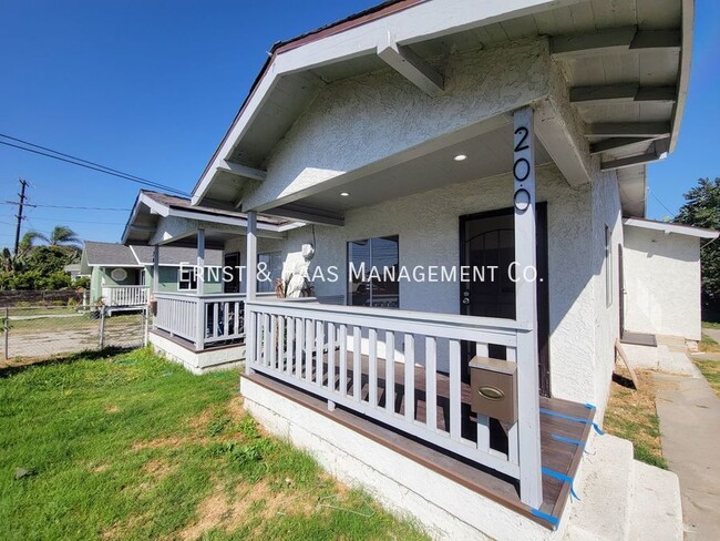 Photo - 200 N Acacia Ave House