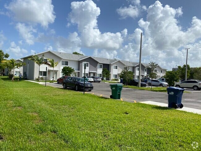 Building Photo - 2754-2791 NW 191st Terrace Rental