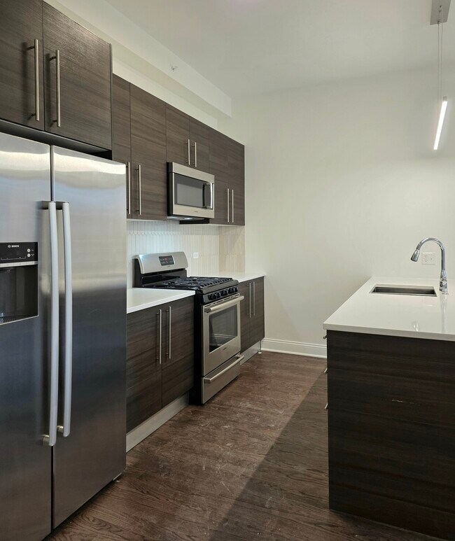 Photo - 1537 N Orleans St Unit 2G