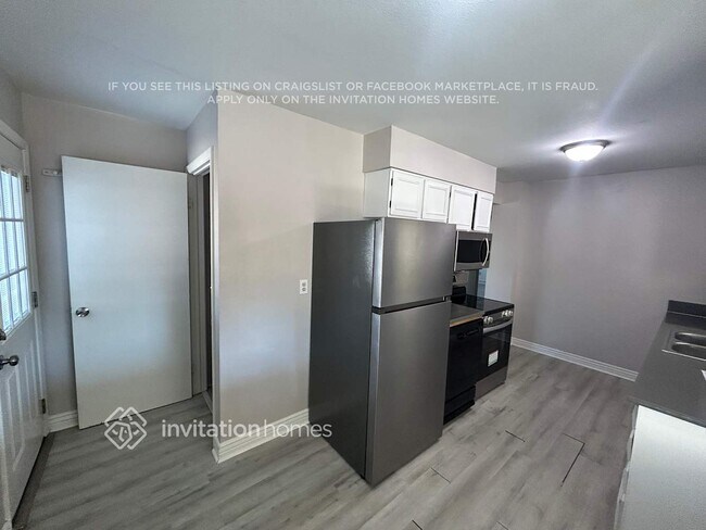 Photo - 1284 Ember St