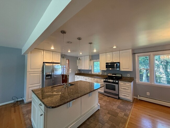 Photo - 4BR Single Family in Cockeysville | Granite Kitchen | Finished Lower Level | Central A/C | Great ...