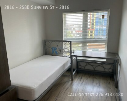 Photo - 258B-258B Sunview St