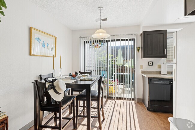 2BR, 1.5BA - 1,032SF - Dining Room
