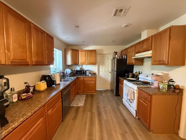 Photo - 5BD 3 BA with a Great Yard!