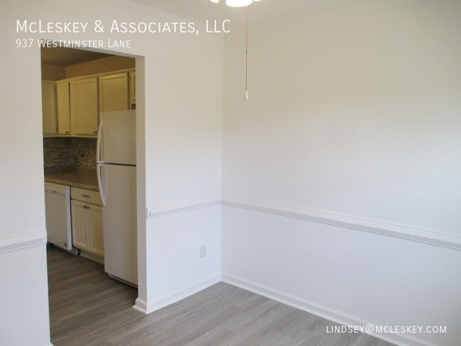 Photo - 937 Westminster Ln