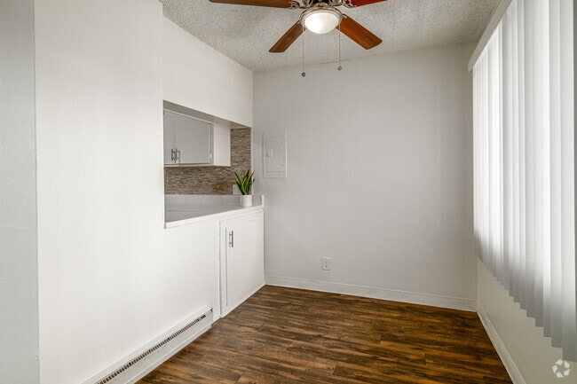 2BR, 2BA - 1,106SF - Dinning Room